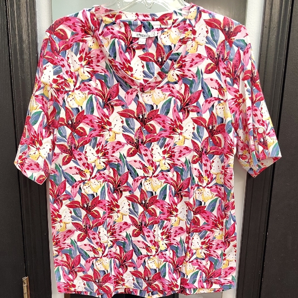 Chico's Multicolor Floral Short Sleeve Tee
